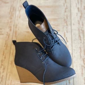BNWOT Nautica Waterline ankle booties Navy Blue size 8.5